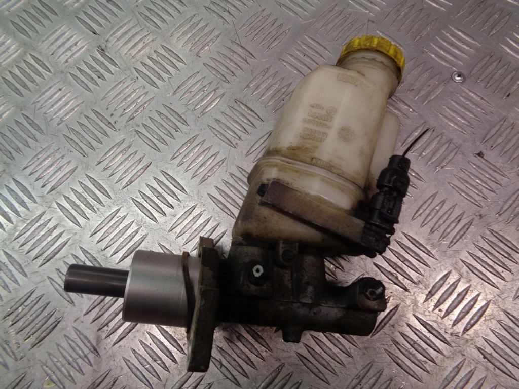 Купити Насос гальмівна alfa romeo 147 1.9 jtd 32066966-3