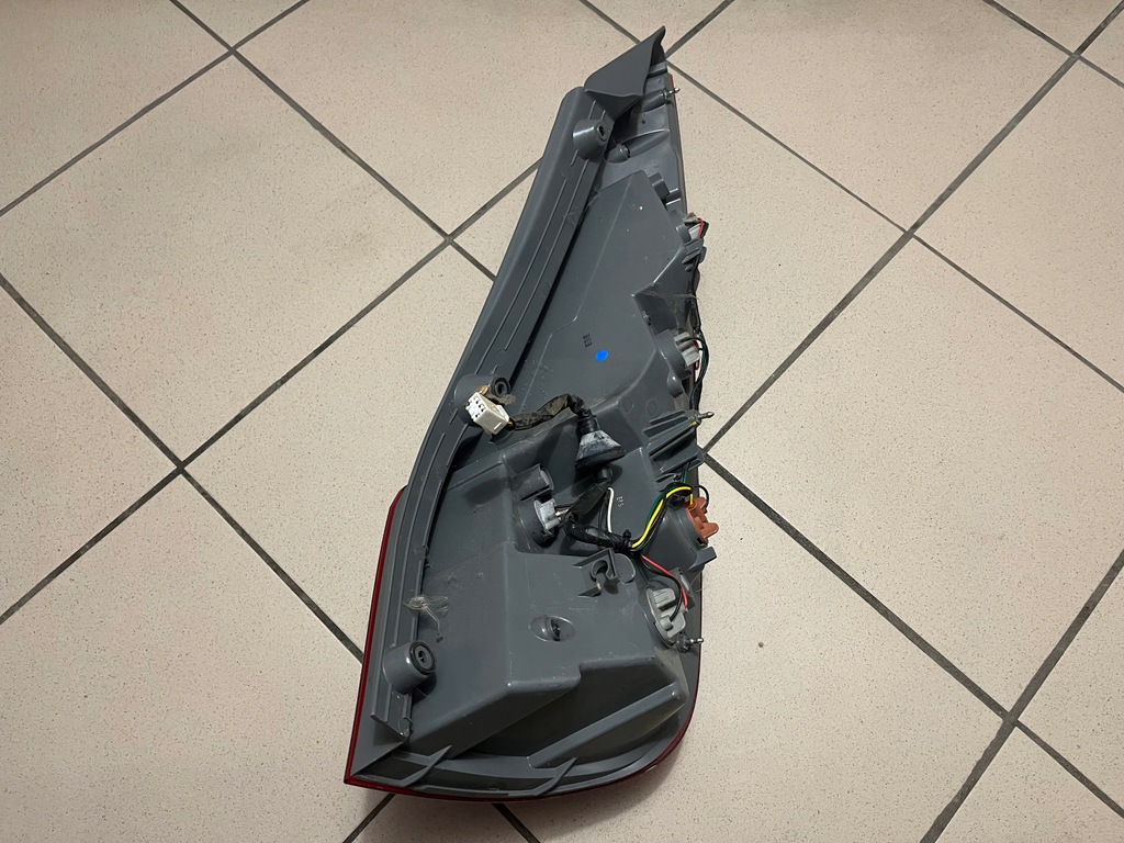 фото №16, Hyundai i30 i 1 kombi 07- лампа задня задня ліва