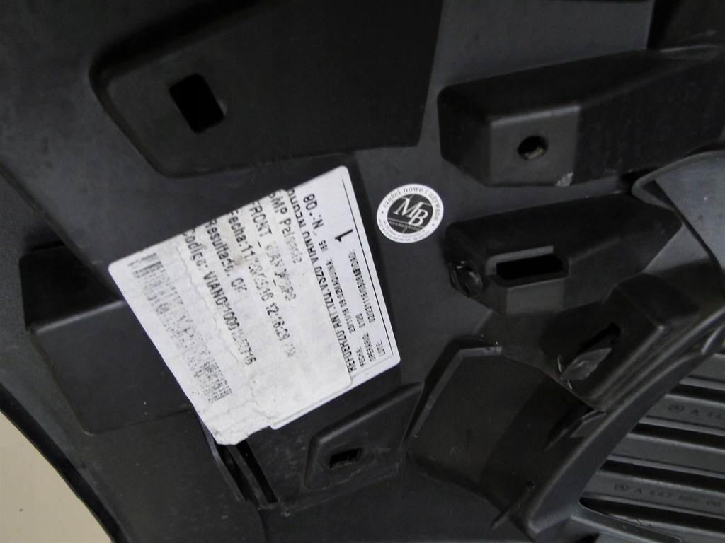 фото №11, Mercedes v klasa w447 447 решётка средняя бампера