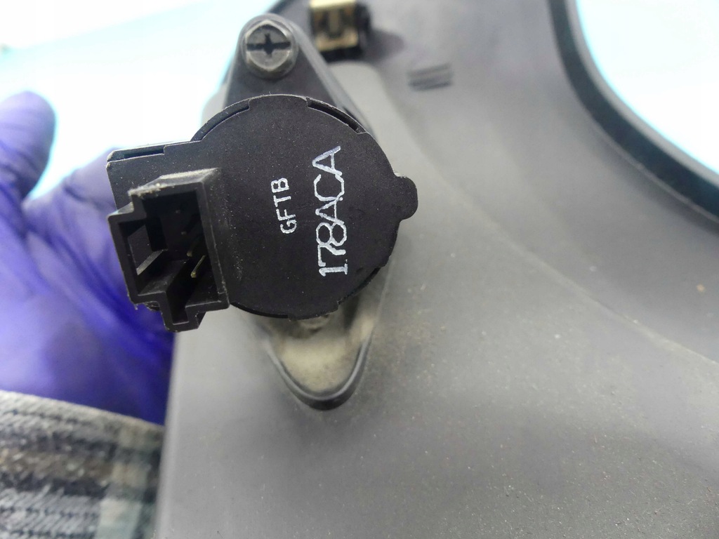 фото №9, Захист пластикова панелі колінна thema ii 300c