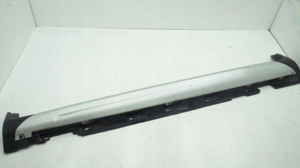 фото №1, Volvo c30 lift накладка порог левая 31213350