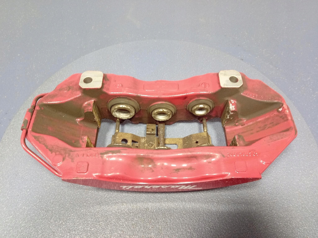 фото №6, Maserati levante 3.0 430km суппорт тормозной перед правый передний 20.b676.02