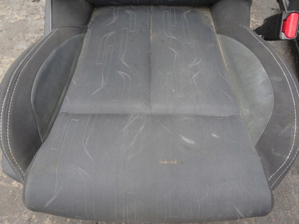 фото №3, Citroen c4 ii b7 сиденья пластики ремни комплект