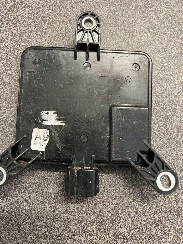 фото №1, Mazda cx5 ii - датчик мертвого pola радар kb8c-67y30e a9