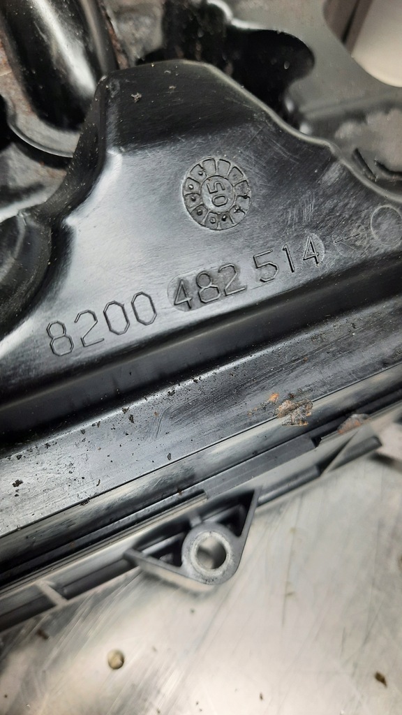 фото №11, Крышка клапанов 8200482514 renault espace iv 2.2 dci