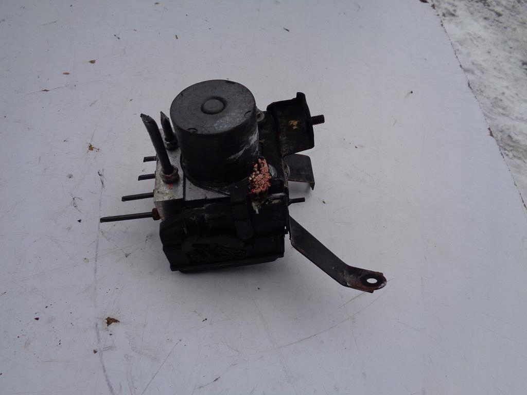 фото №1, Насос abs toyota corolla verso ii 2.2 d4d