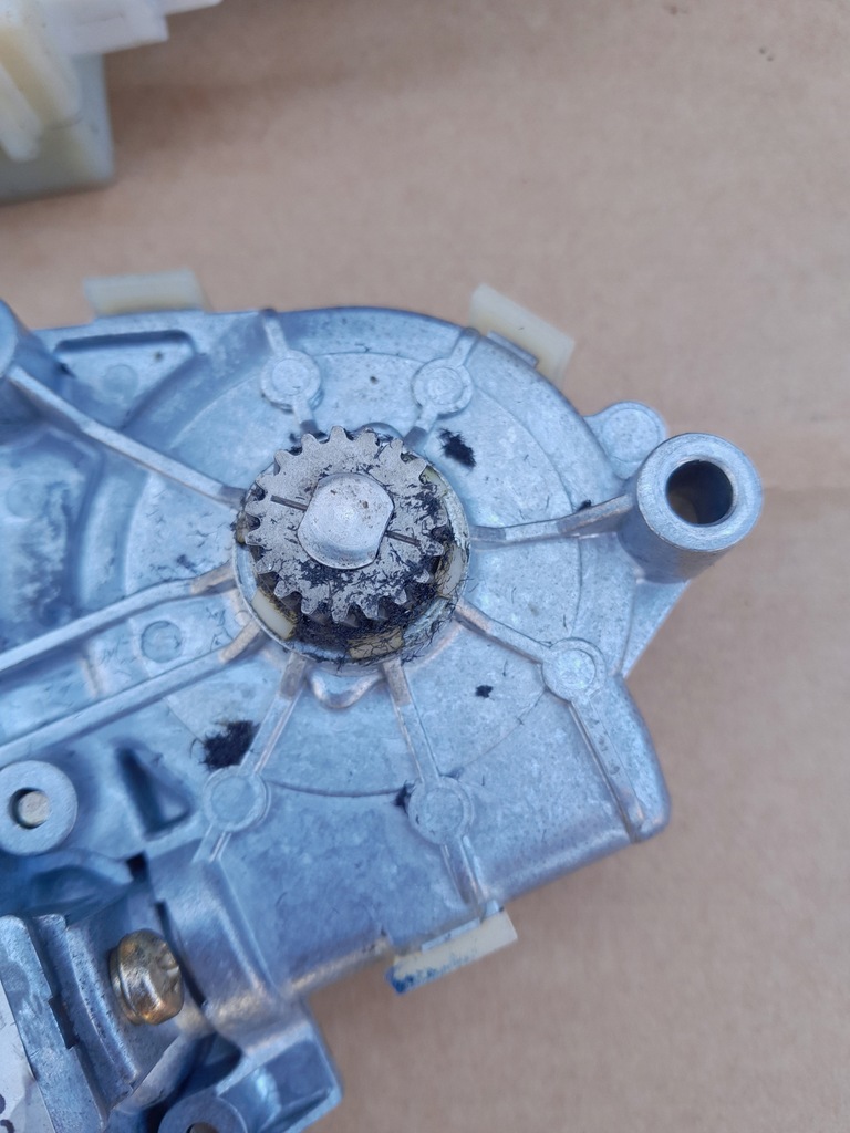 фото №5, Bmw e36 двигатель моторчик люк