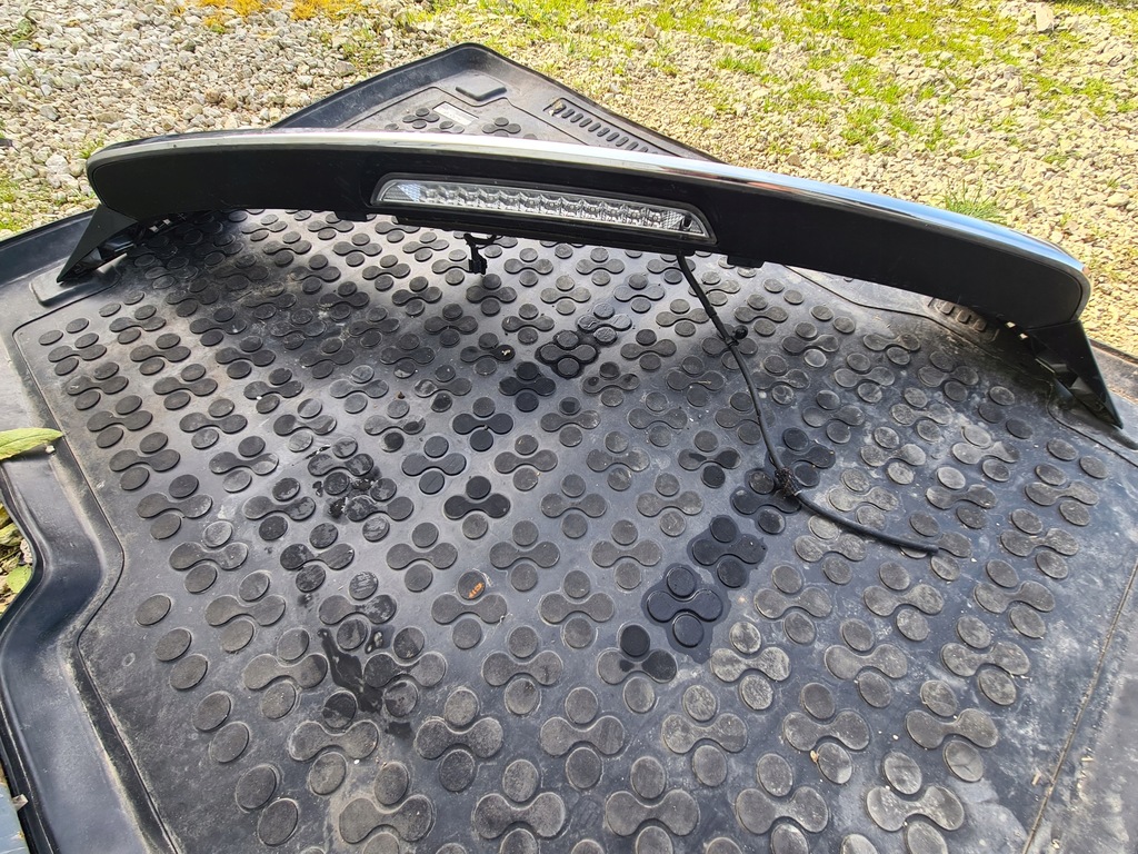 фото №5, Спойлер спойлер крышки задняя peugeot 2008