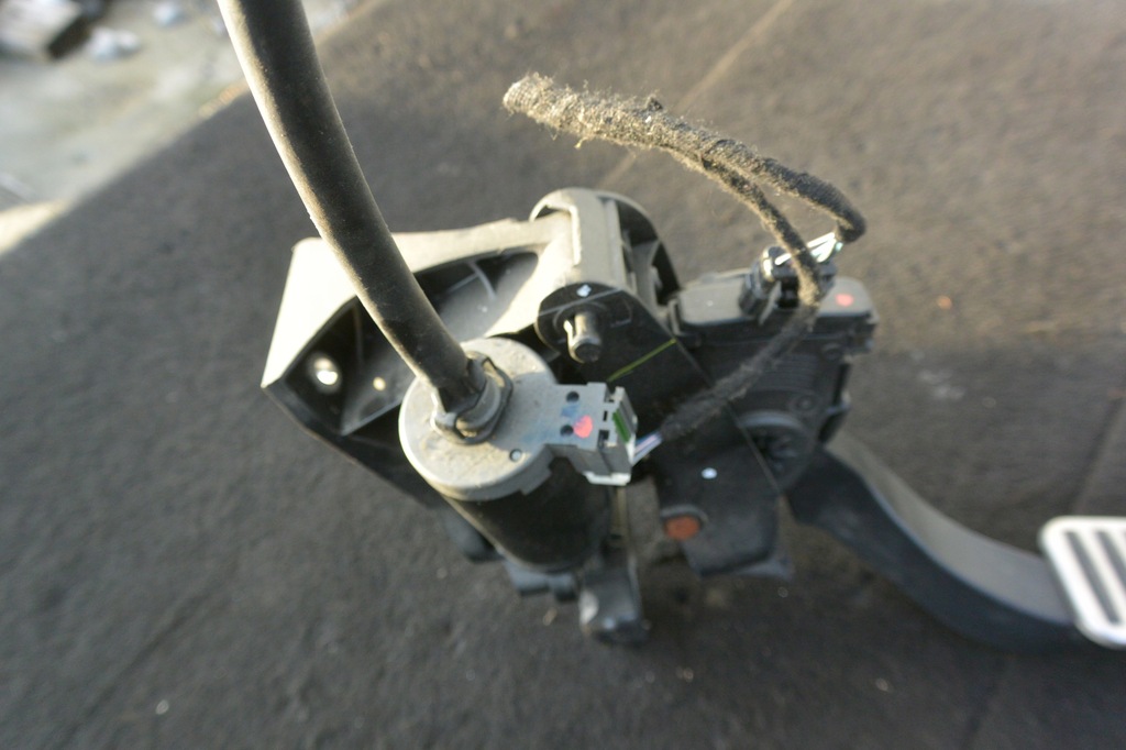 фото №9, Потенциометр газа 3.0b maserati ghibli quattroporte