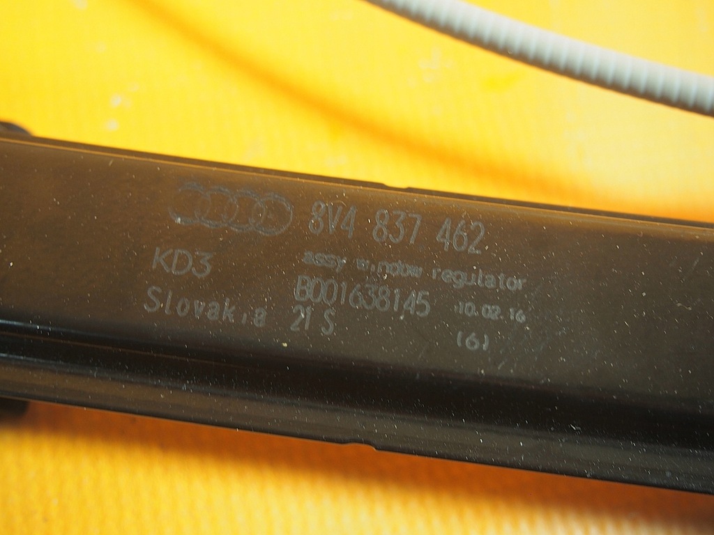 фото №9, Audi a3 s3 8v направляющая стекло перед правая двигатель 8v4837462