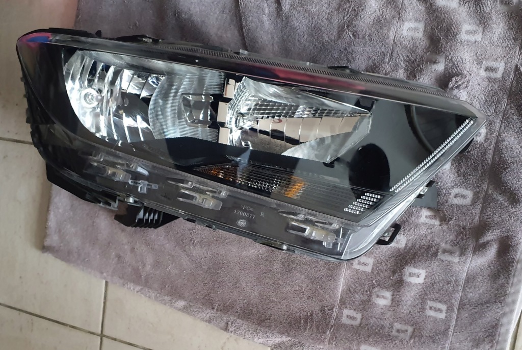 фото №1, Ford connect tourneo mk3 2k7 23- лампа перед правая