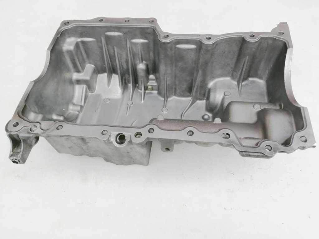 Jaguar range land rover 2.0d поддон масляная g4d3-6706-db Недорого