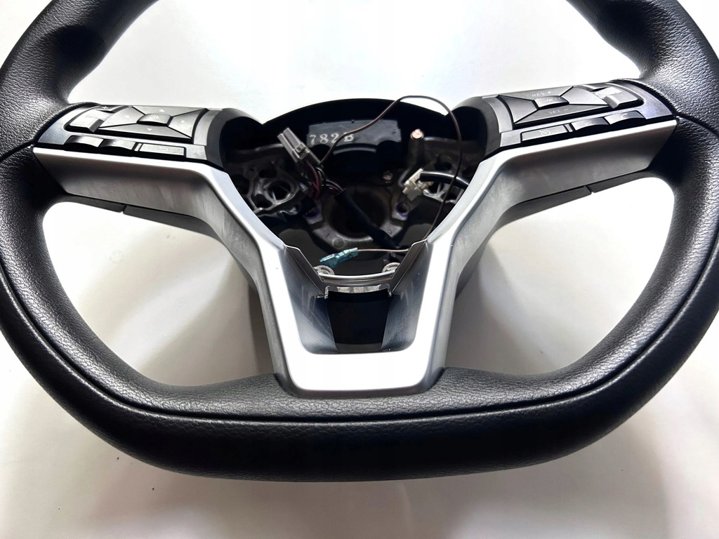 фото №7, Nissan leaf ii ze1 2021 руль