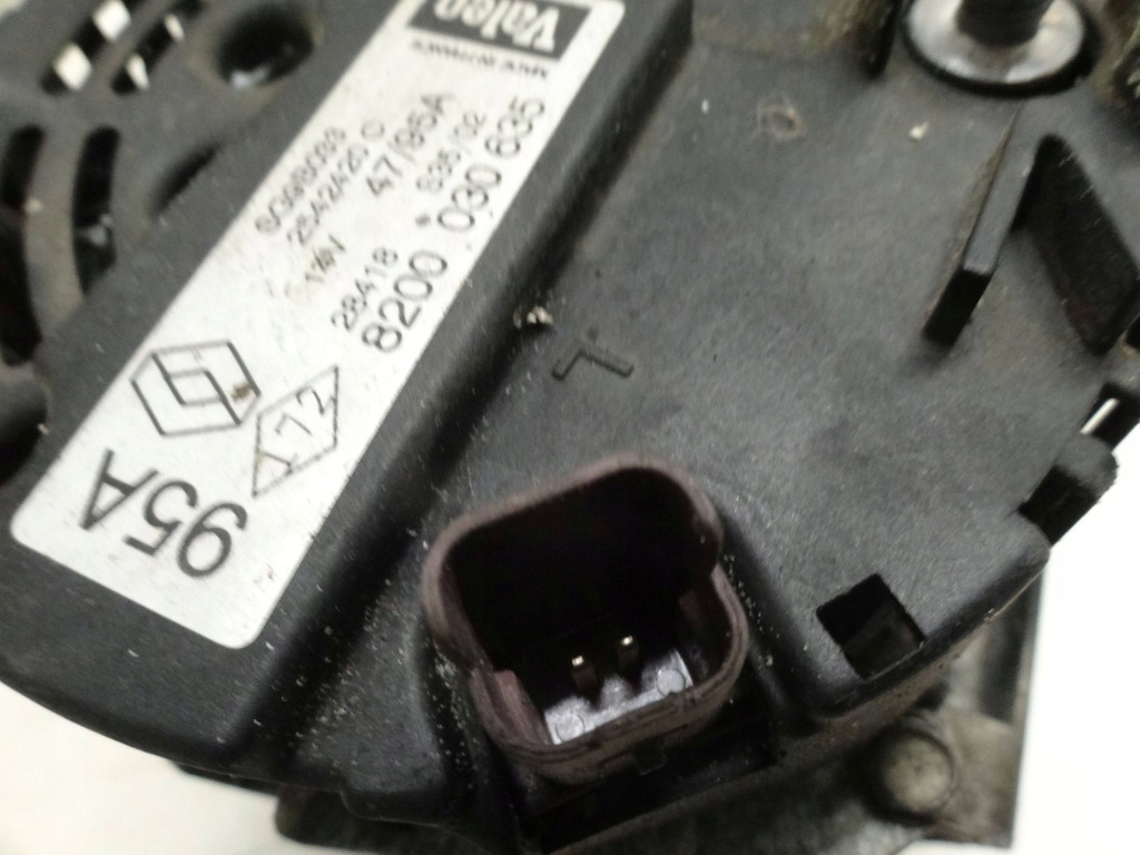 Renault scenic 1 2002 2.0 b генератор комплектный  8200030635 в Украине