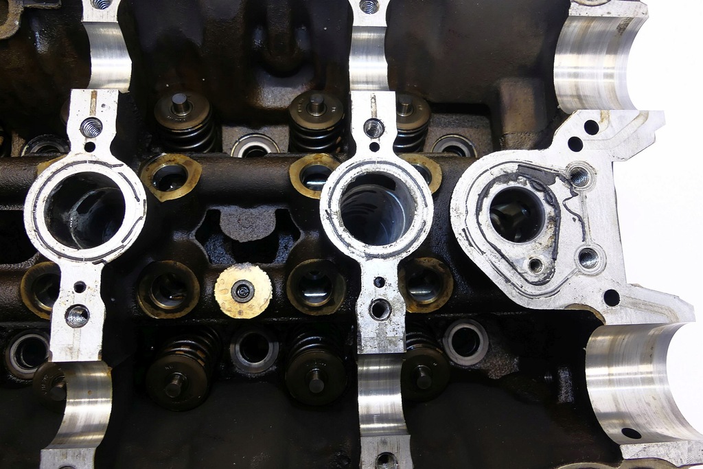 фото №7, Audi s8 s6 5.2 fsi v10 bxa головка цилиндров правая