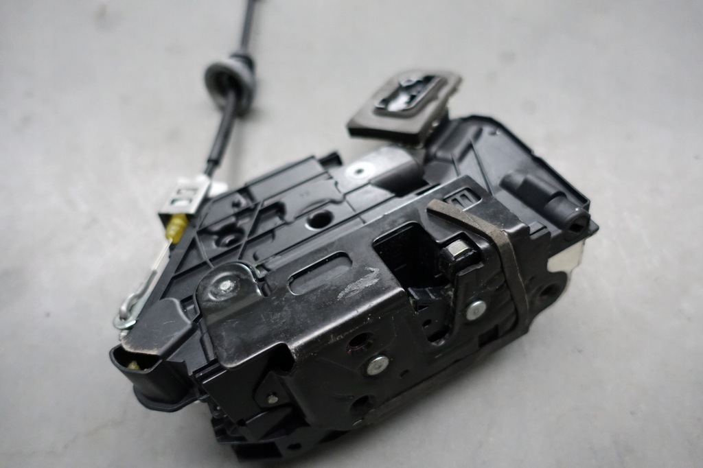 фото №1, Vw beetle 5c замок дверь правый перед