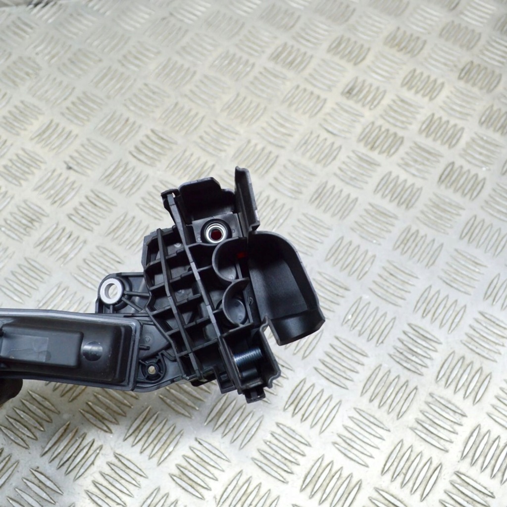 фото №6, Bmw 5 g30 g31 2017 реле управляющий током