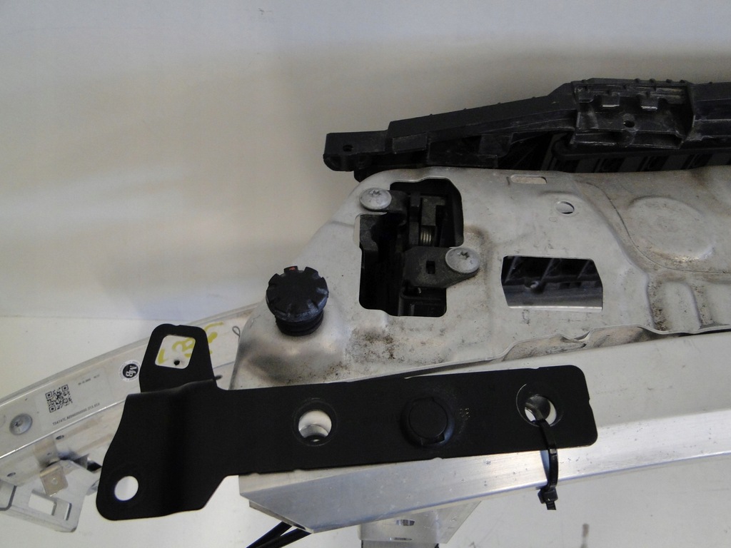 фото №13, Mercedes pas передний усилитель перед c klasa 206 w206 a2066201400 kpl