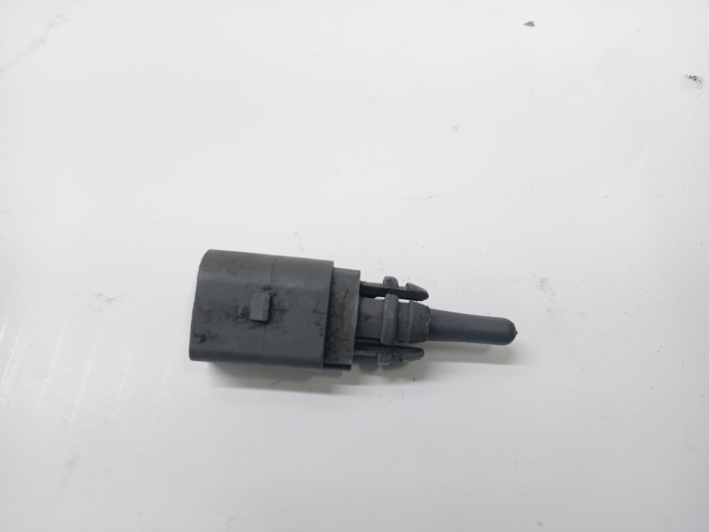 Купити Датчик температури audi a4 b8