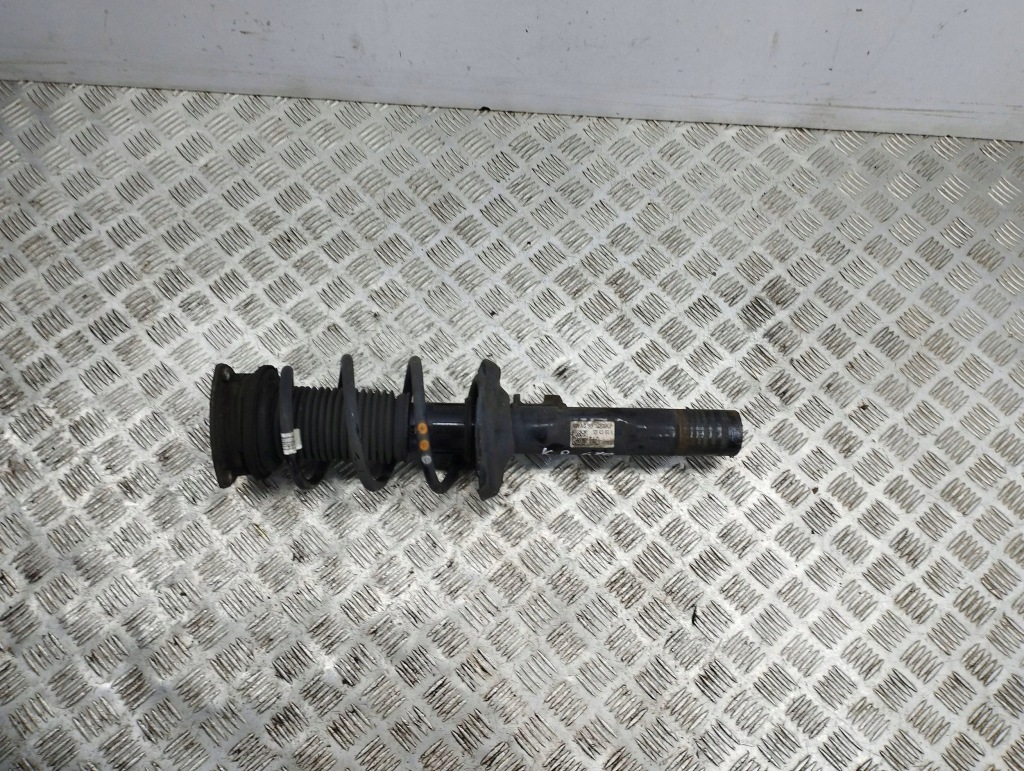 Seat ateca 2019 левая сторона амортизатор передний Цена