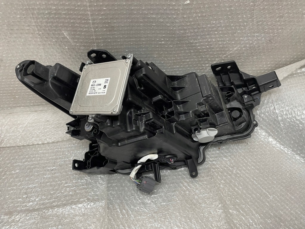 фото №9, Лампа левая передняя mazda 3 iv bp full led 19-