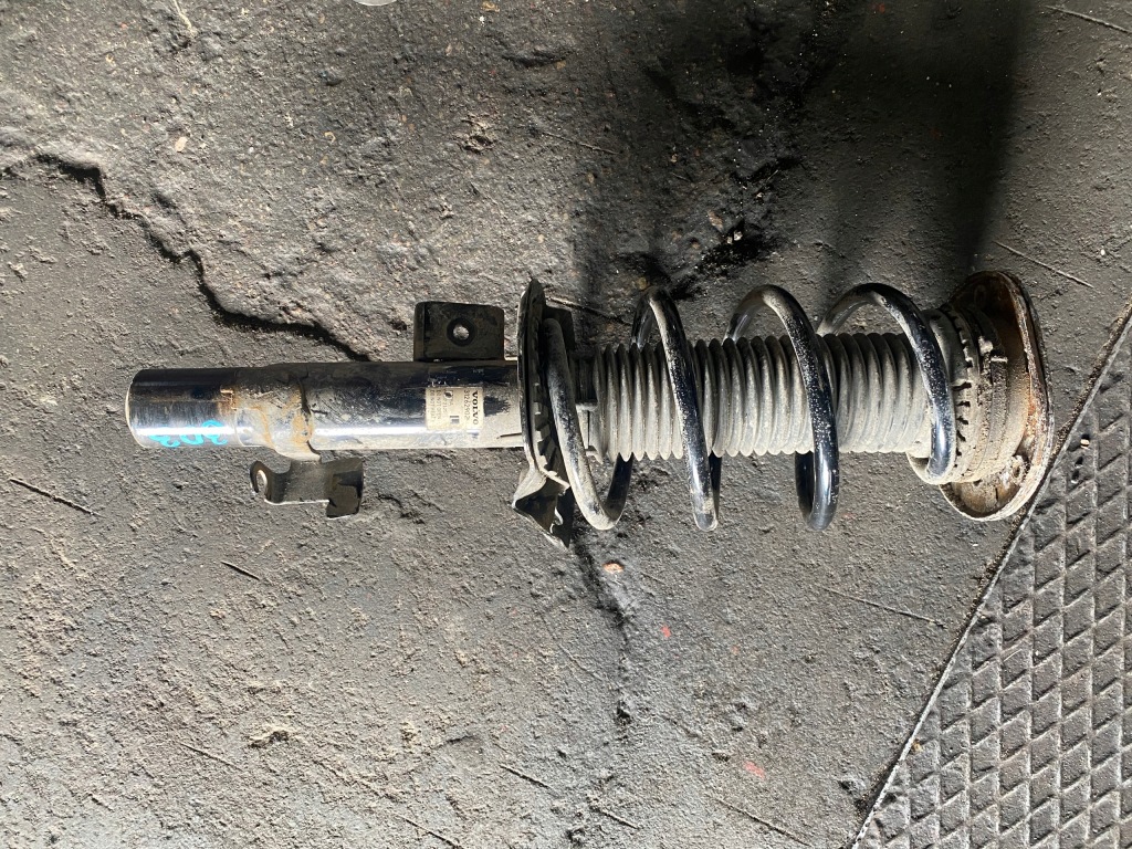 фото №1, 303 volvo v60 s60 амортизатор передній l 31262902