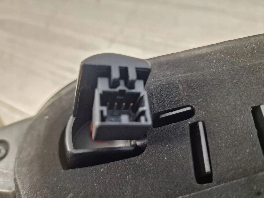 фото №8, Лампа задняя левая led audi q5 sq5 8r lift europa 8r0945093c