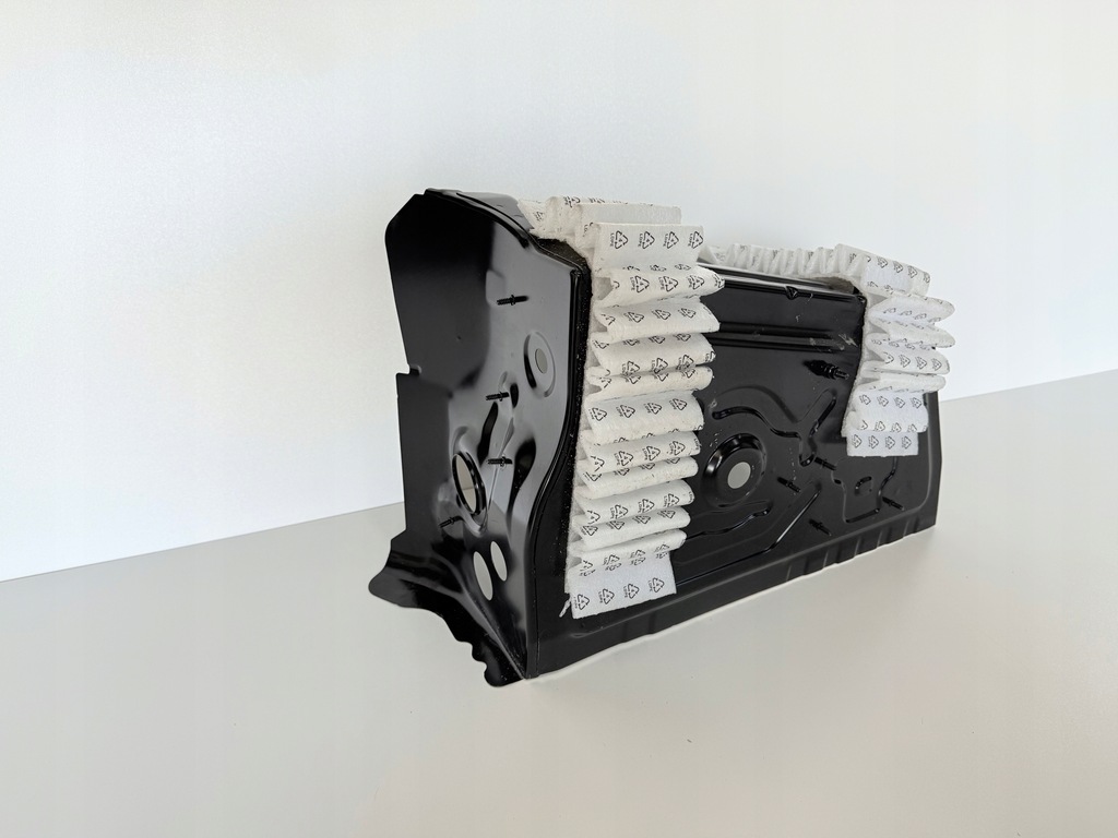 фото №9, Обшивка dno багажника поддон bmw 5 g60 4114 9635237