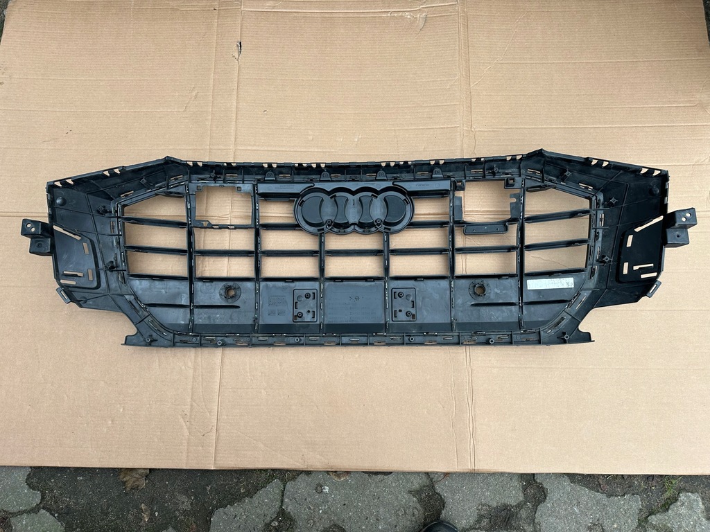 фото №6, Audi q8 4m8 2018 решётка радиатора решётка радиатора 4m8853651 idealny нет повреждённый
