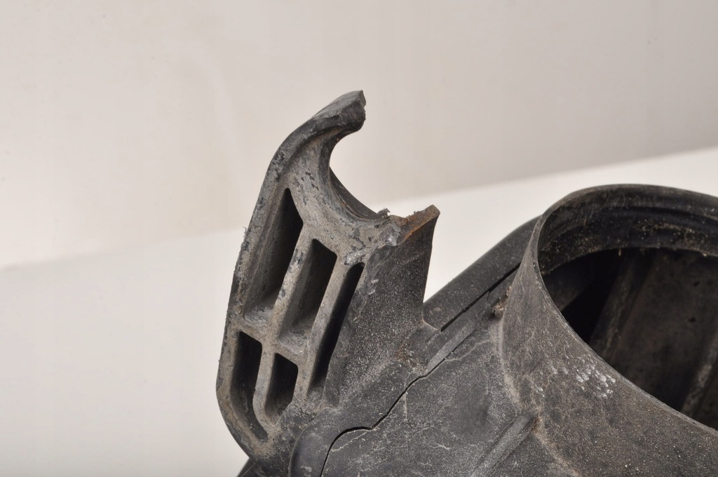 фото №7, Aston martin db9 6.0 корпус фильтра воздуха 4g43-9600-cc