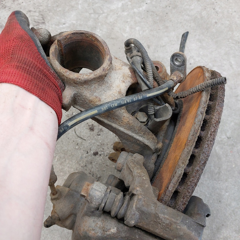 фото №6, Peugeot 207 1,6hdi поворотный кулак левая передняя суппорт