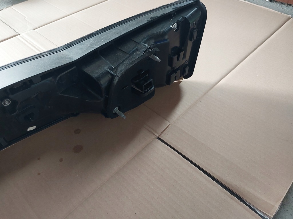 фото №8, Лампа задня накладка na кришка vw taigo 2g оригінал