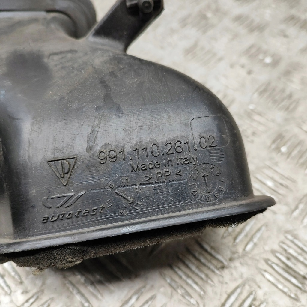 фото №6, Porsche 911 991 2015 часть трубы впуска воздуха