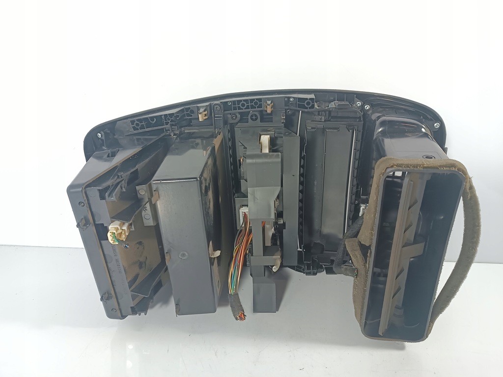 фото №8, Mitsubish space star 1 i 98-05 lift консоль средняя панель обдув mr456712