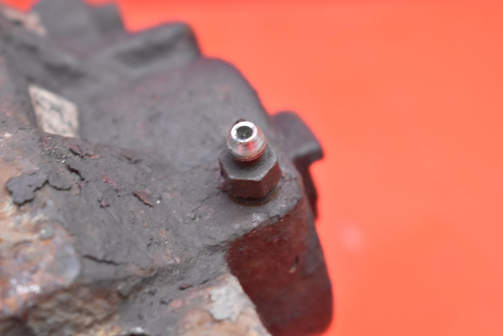 фото №6, Суппорт тормозной левый перед chevrolet hhr 1 i 2.4 b 172 km 05-11