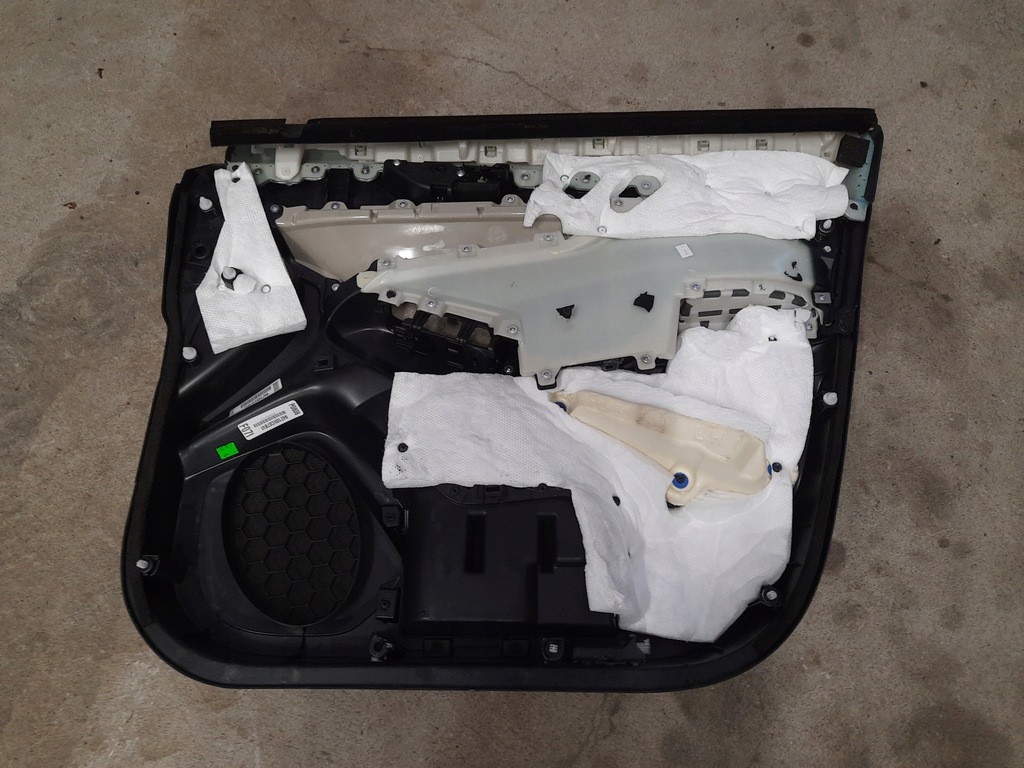 фото №14, Subaru ascent 19- обшивки дверь комплект usa