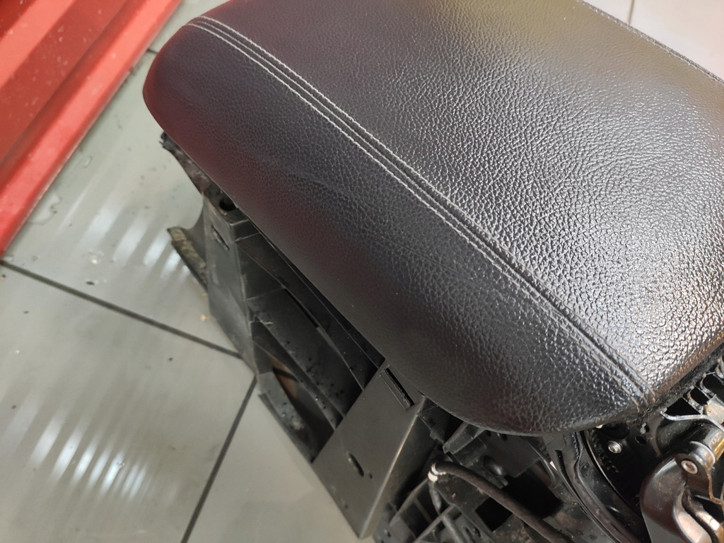 фото №7, Mercedes r-klasa w251 підлокітник спинка бардачок шкіра чорний oryg гарний