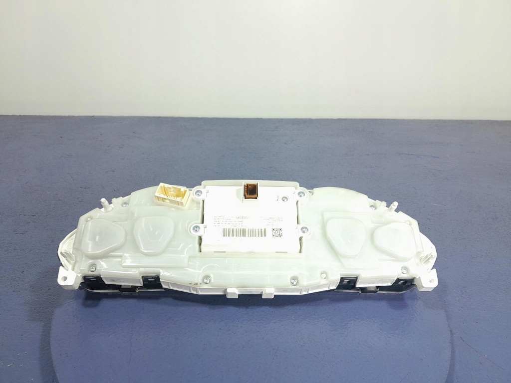 фото №5, Peugeot 2008 i lift 1.2 thp 110 km приборы счетчик бензин eu 9814039580