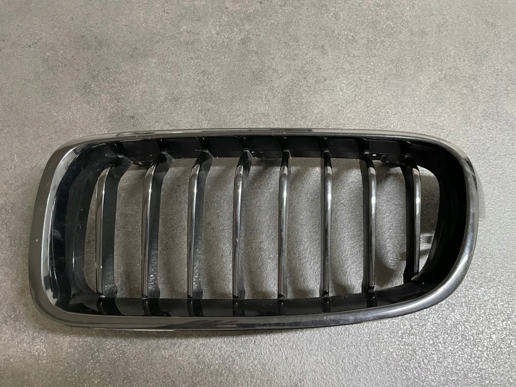 фото №1, Решітка радіатора ліва решітка радіатора czarna блиск bmw f31 оригінальний номер