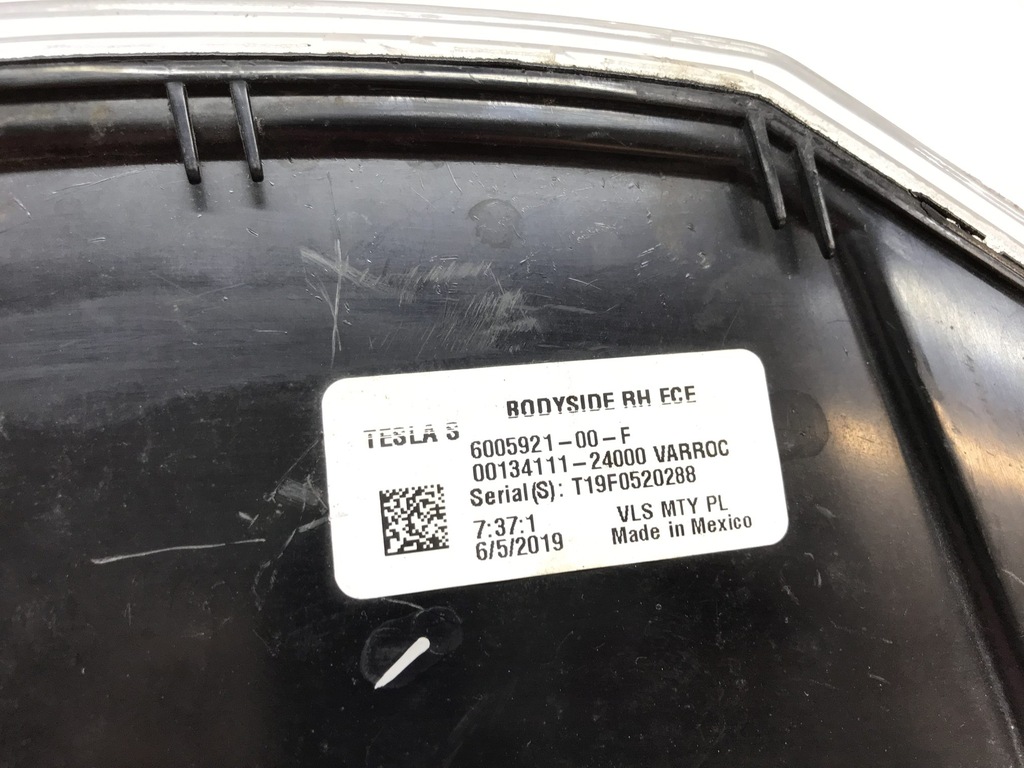 фото №14, Tesla s лампа задня права задня 6005921-00-f