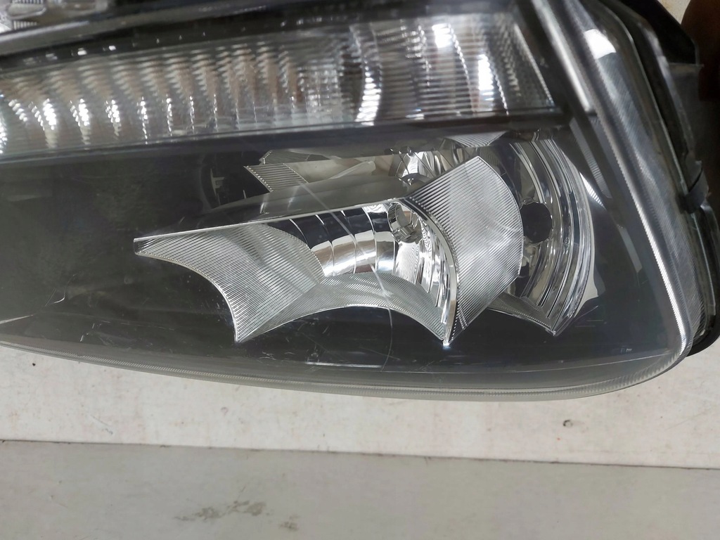 фото №8, Skoda yeti 5l lift 12- права лампа передня перед фара