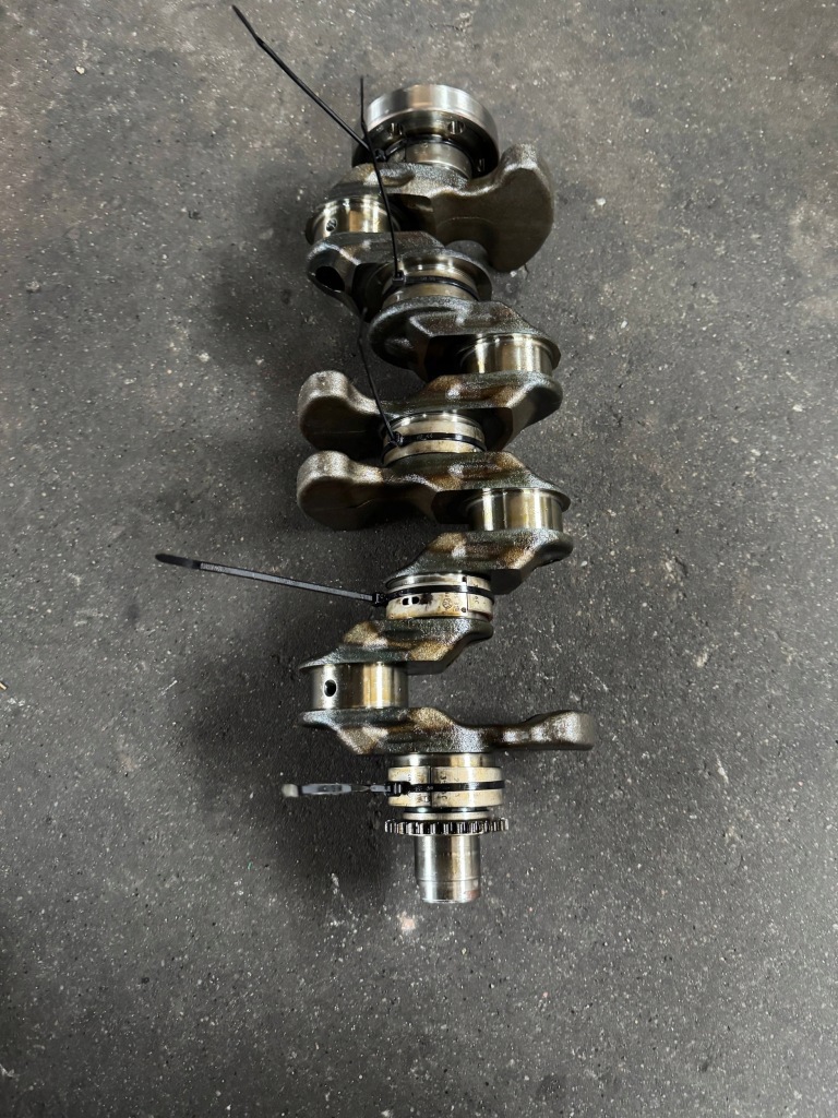 фото №1, Audi a3 8v 1.4 e-tron wał колінчастий номінал 04em