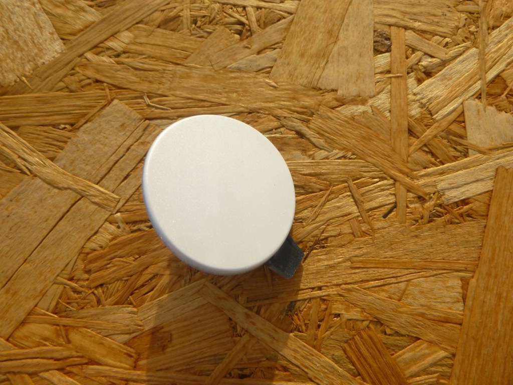 фото №1, Tesla 3 2021- заглушка фаркоп hak бампер перед 169431600e