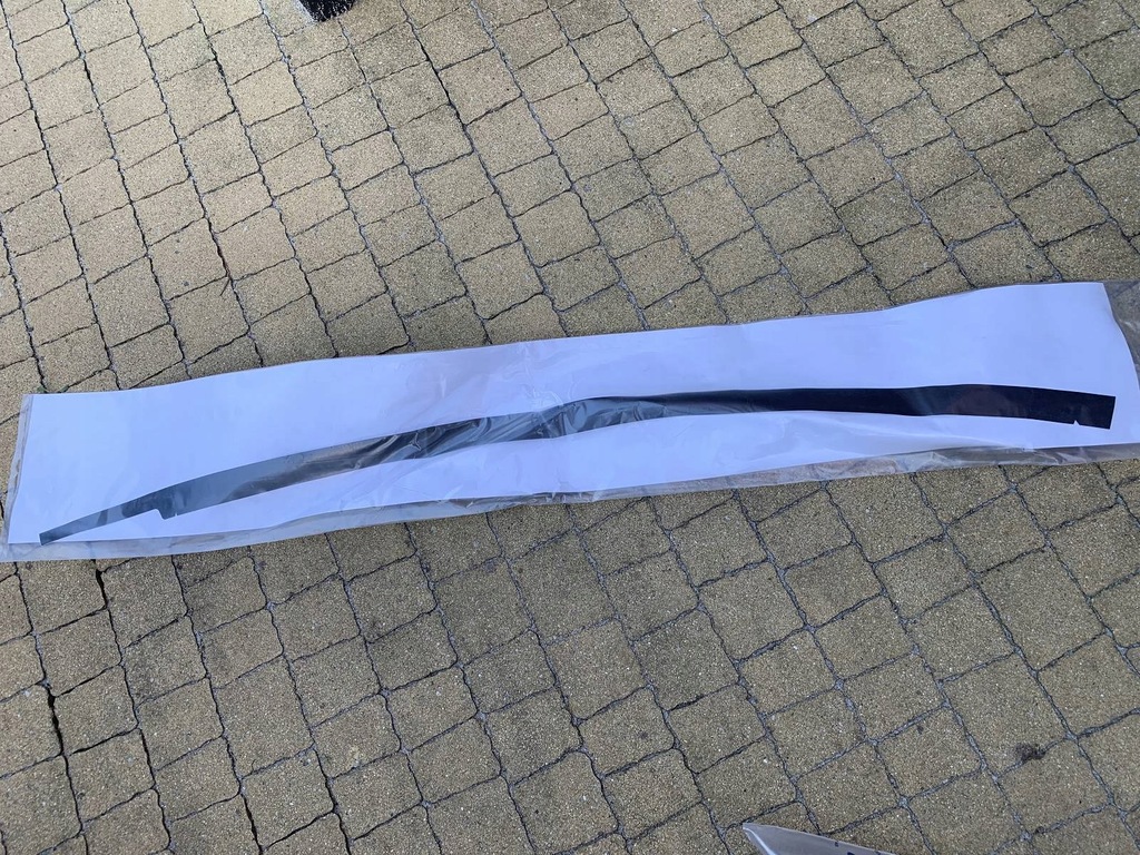 фото №1, Hyundai i30 i 2007-2012 наклейка рамки двері перед ліва новий оригінал