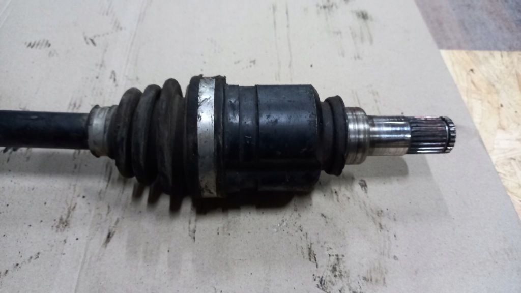 фото №2, Приводной вал левая toyota yaris 1.0b 03r
