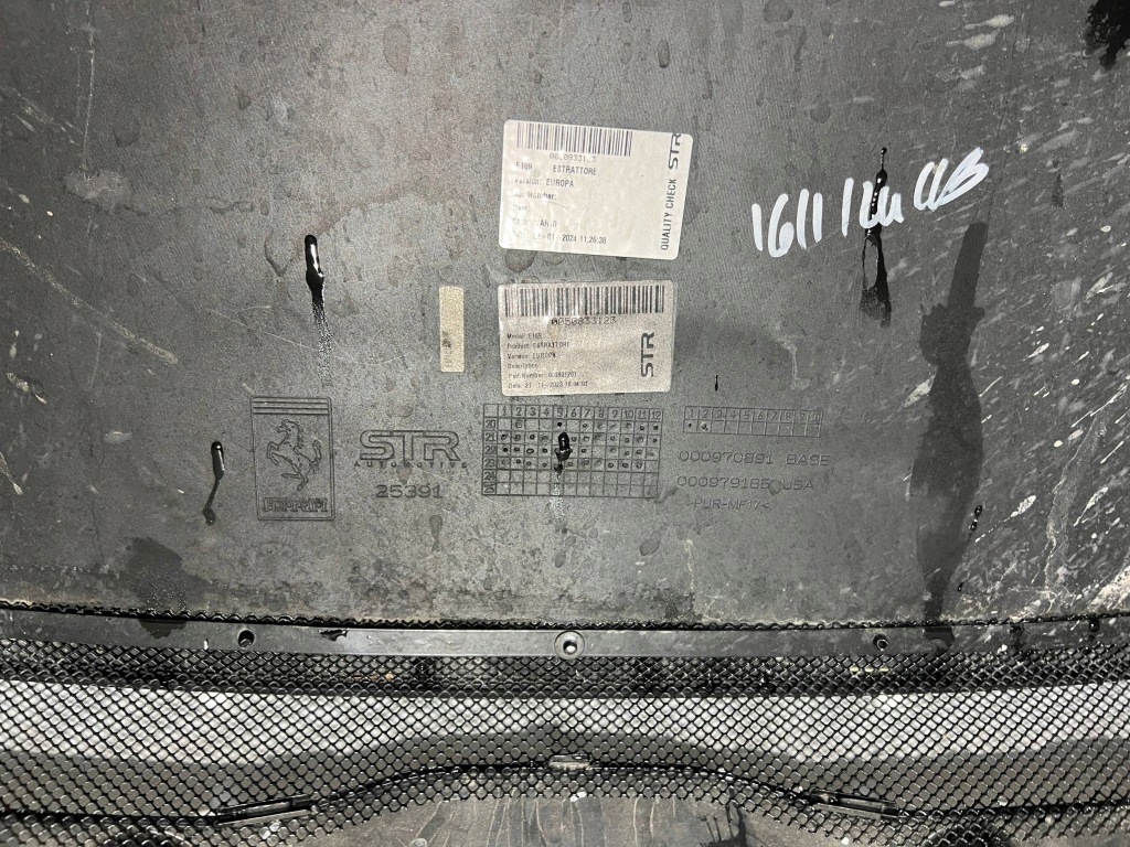 Бампер задний  задний kompletny ferrari roma f169 20 000970891 в Украине