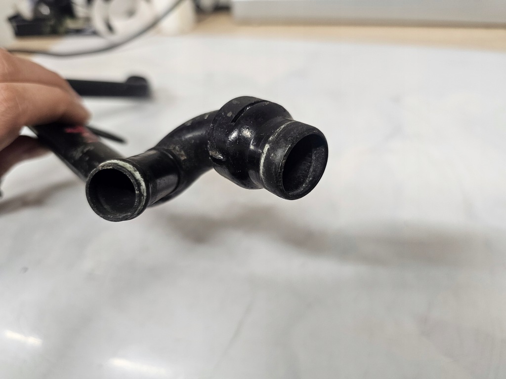 фото №3, Volkswagen passat b5 1.6 труба трубка магистраль wody 06b121065d