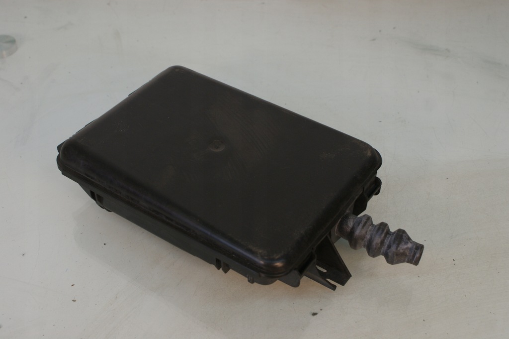 фото №13, Корпус модуля комп'ютер vw passat b5 8d0927355a