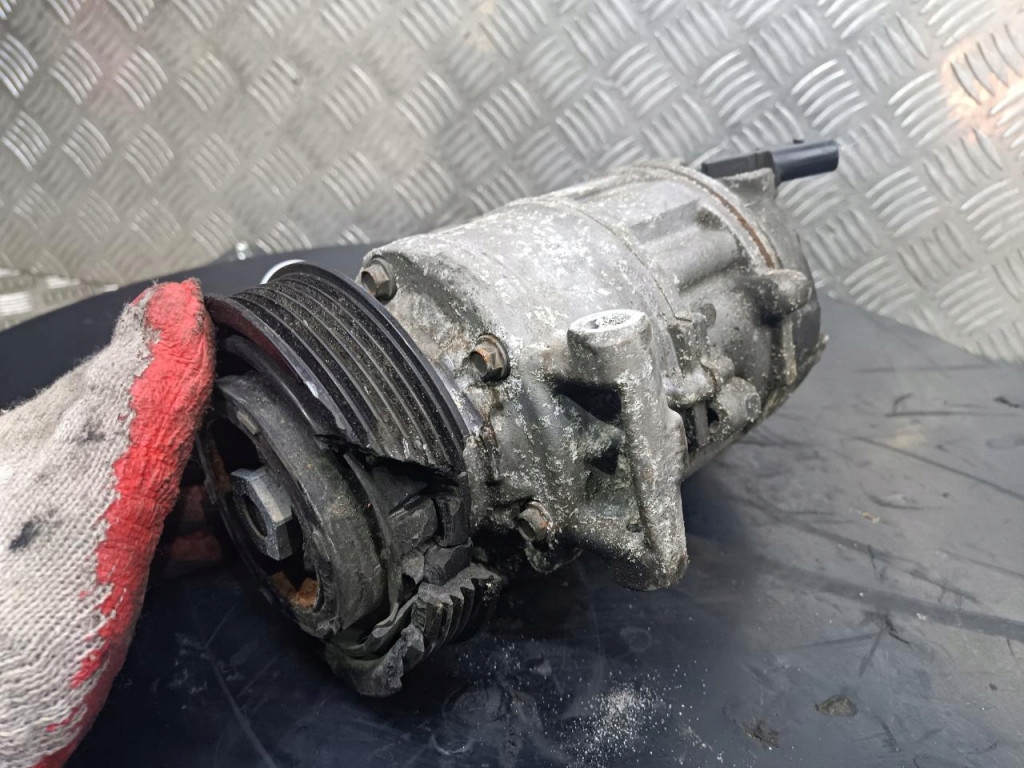 фото №4, Audi a5 8t 2.0 tfsi компресор кондиціонера 8k0260805m