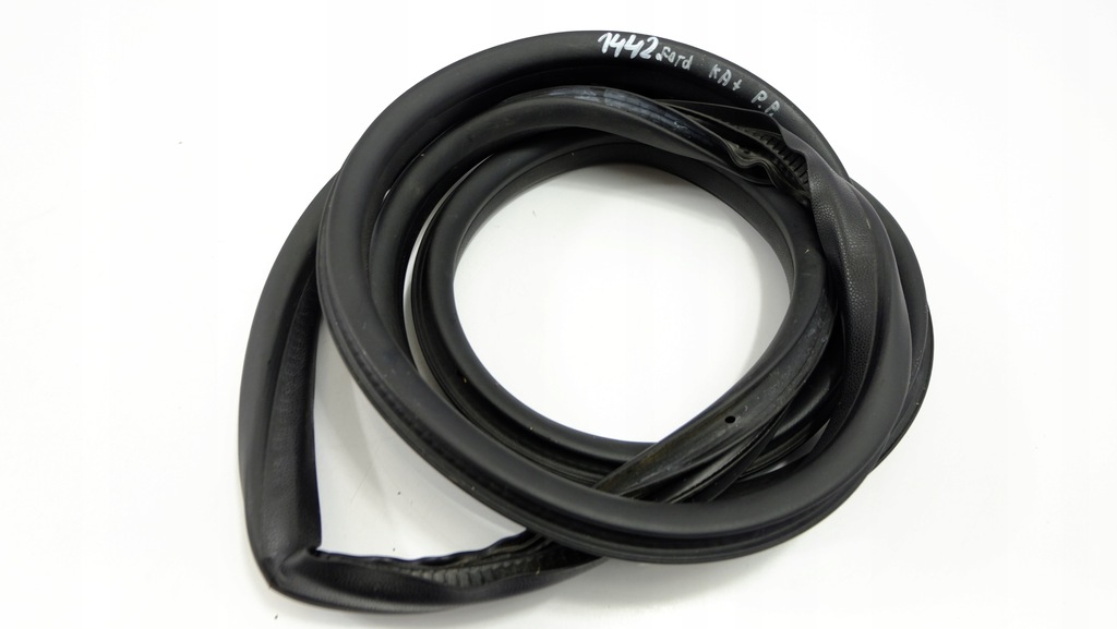 фото №1, Ford ka plus прокладка кузовная дверь правый перед